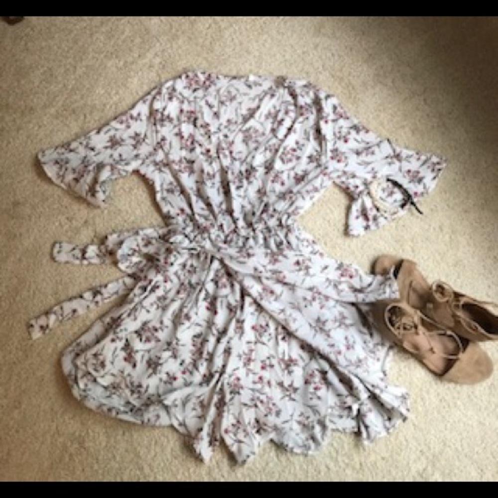 ROMPER IN FLORAL PRINT - Picture 3 of 3